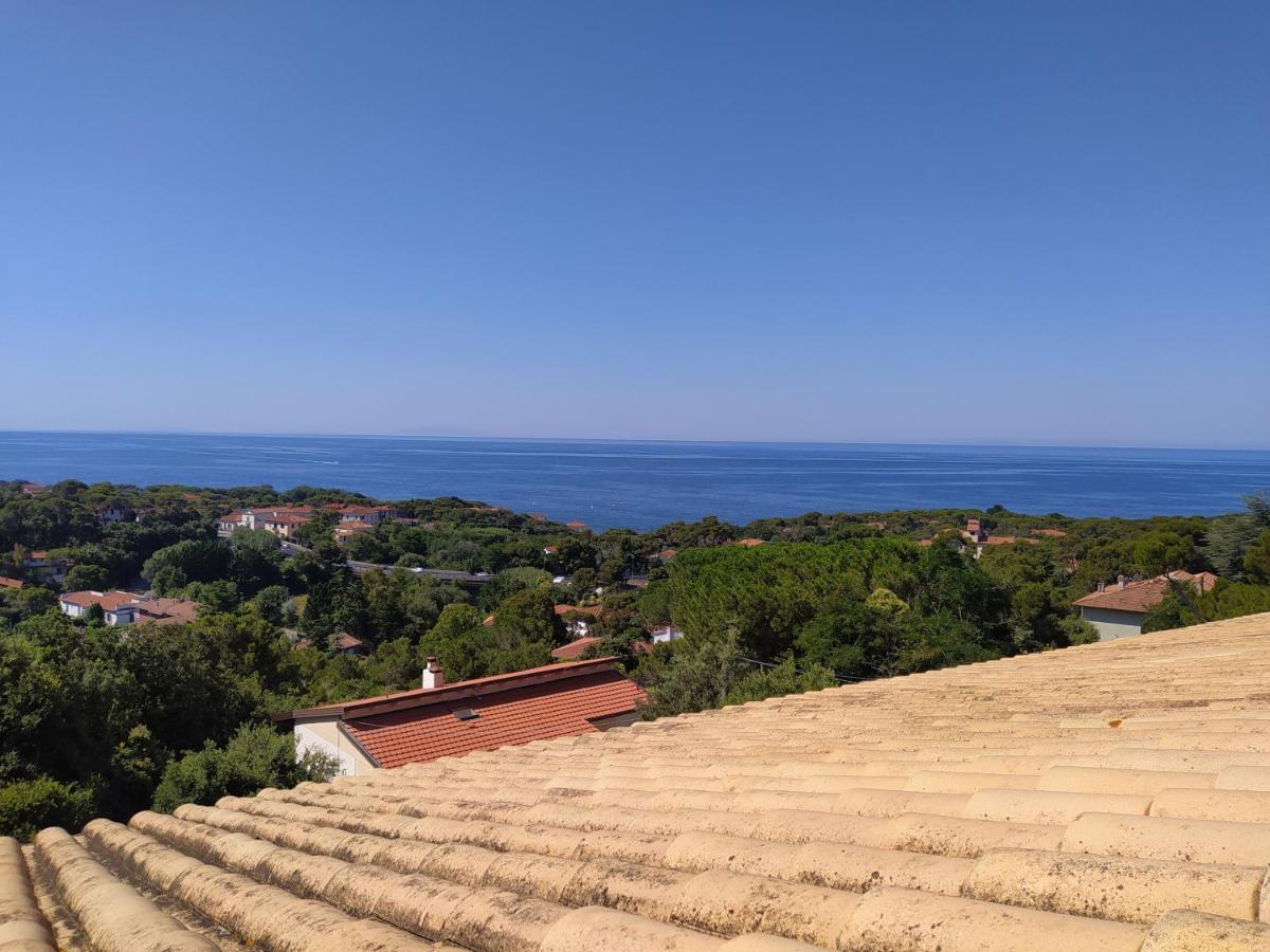 Villa Tra mare e bosco nella splendida Quercianella Esterno foto