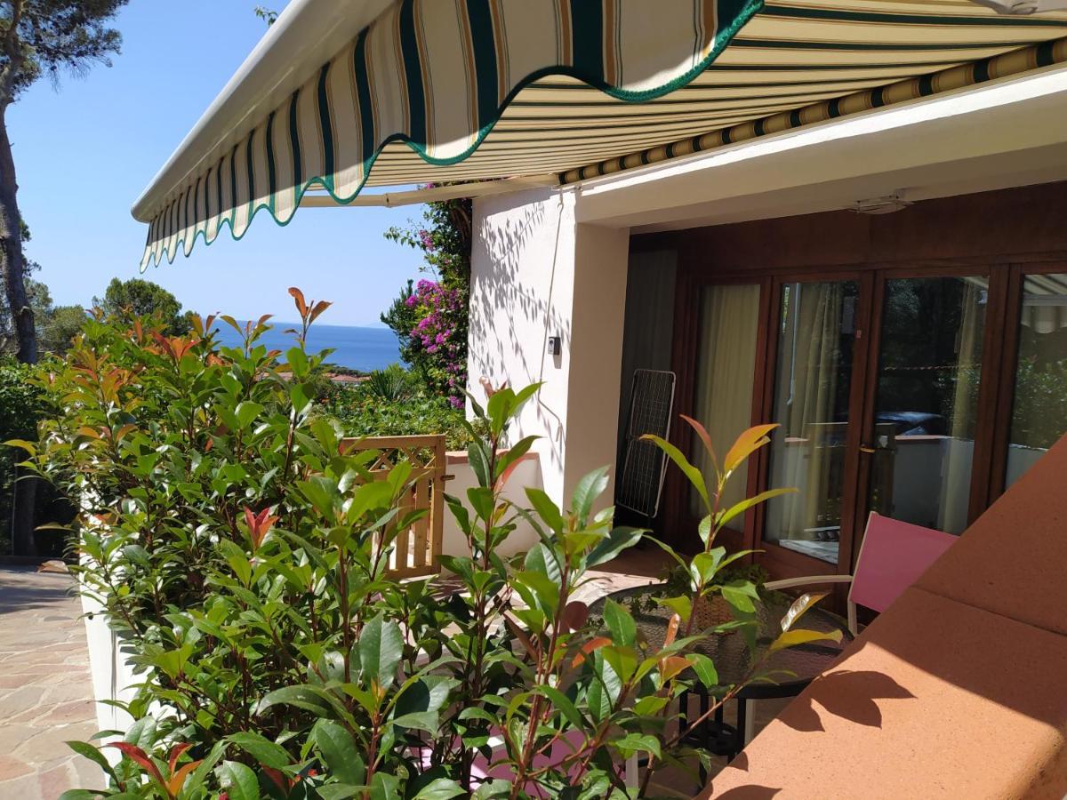 Villa Tra mare e bosco nella splendida Quercianella Esterno foto